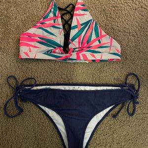 Pink 2 pieces bathing suit
